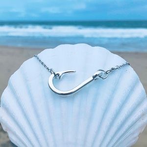 Silver hook necklace